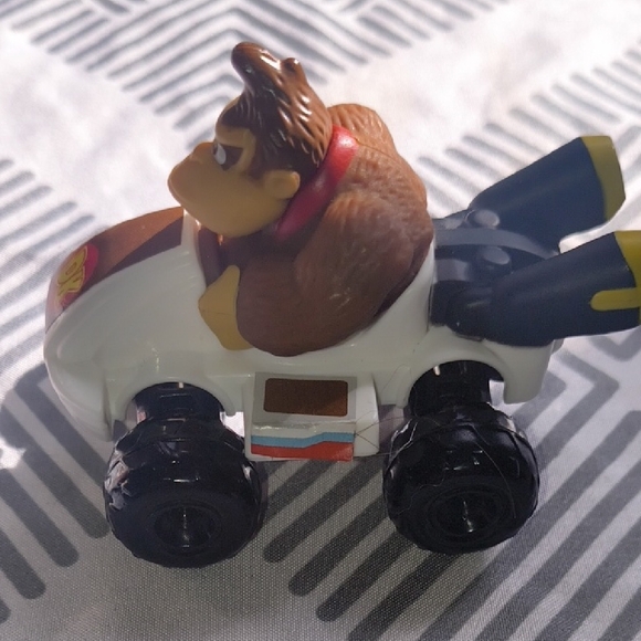 Set of 4 Mario Kart 8 Deluxe McDonald's Toys - Mario Luigi Peach Donkey Kong DK - Picture 14 of 16